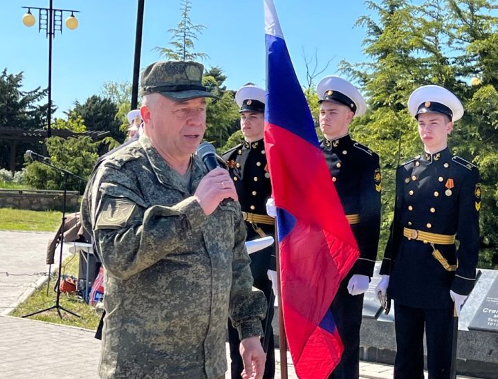 050523-возложение-стела-героев-4