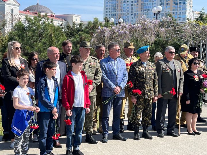 050523-возложение-стела-героев12