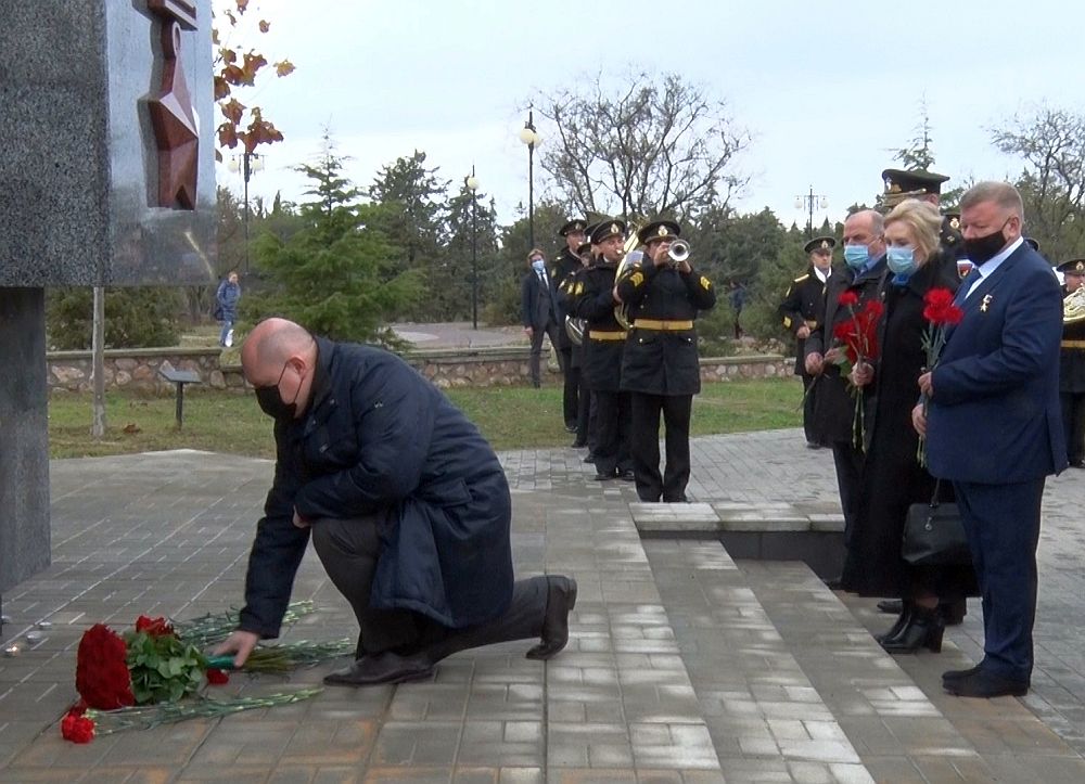 091220-день-героев-стела-парк-победы-1